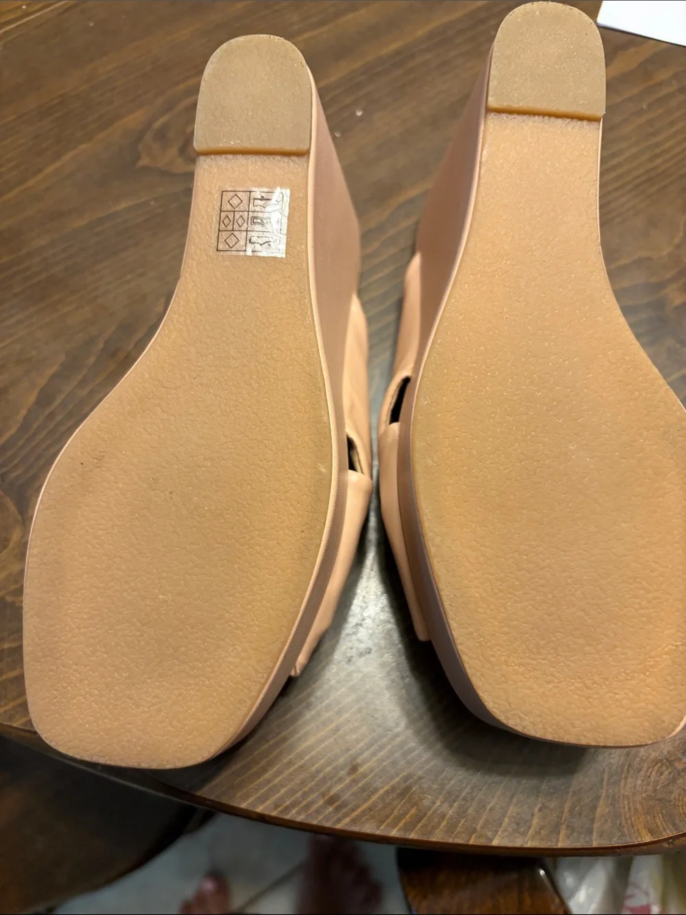 DKNY Blush Knot-Front Platform Wedge Sandals NWOT Sz. 5